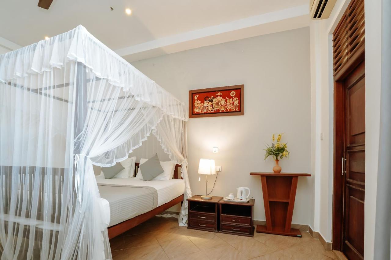 Blue Sky Beach Resort Unawatuna Luaran gambar