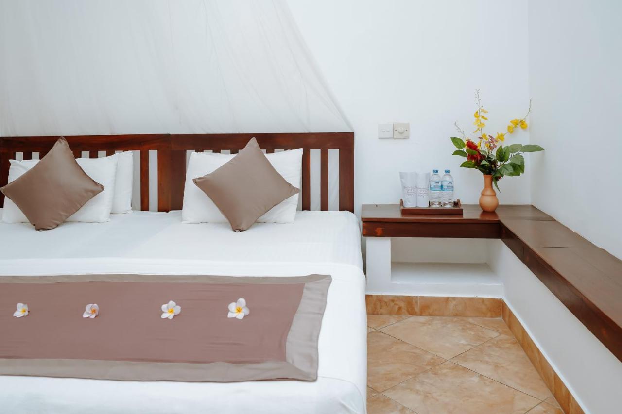 Blue Sky Beach Resort Unawatuna Luaran gambar