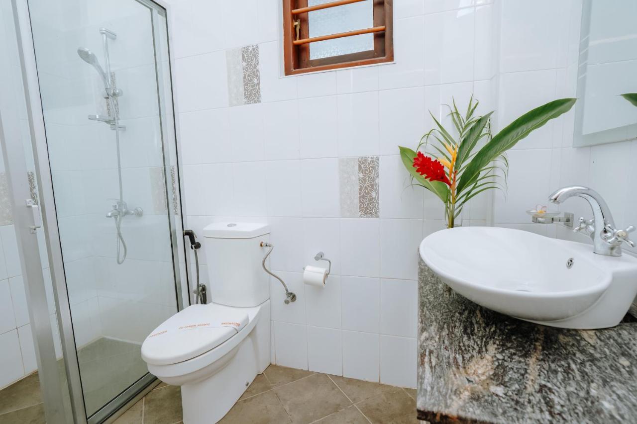 Blue Sky Beach Resort Unawatuna Luaran gambar