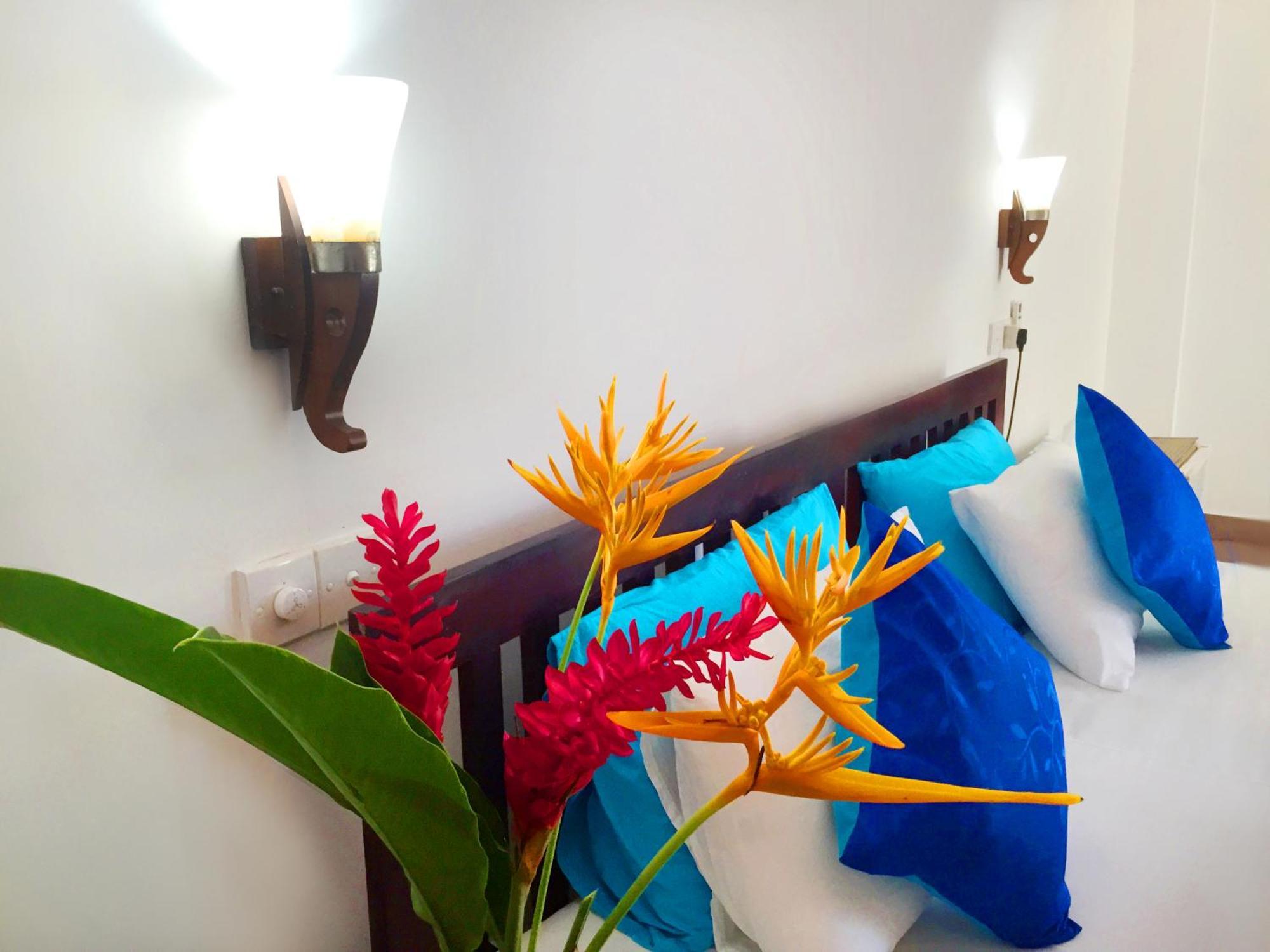 Blue Sky Beach Resort Unawatuna Luaran gambar