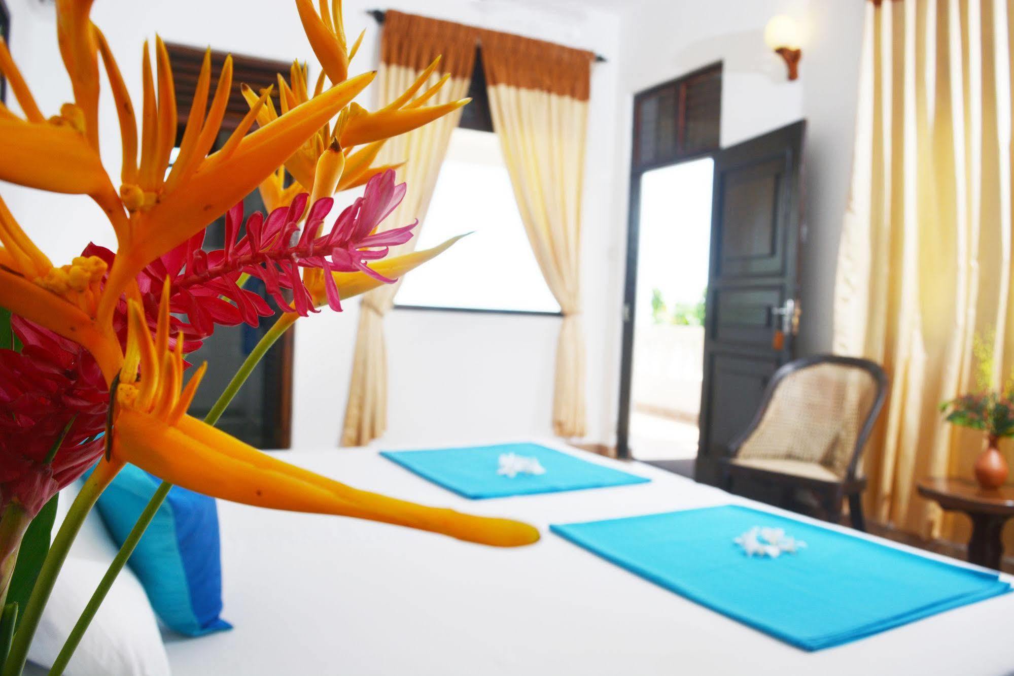 Blue Sky Beach Resort Unawatuna Luaran gambar